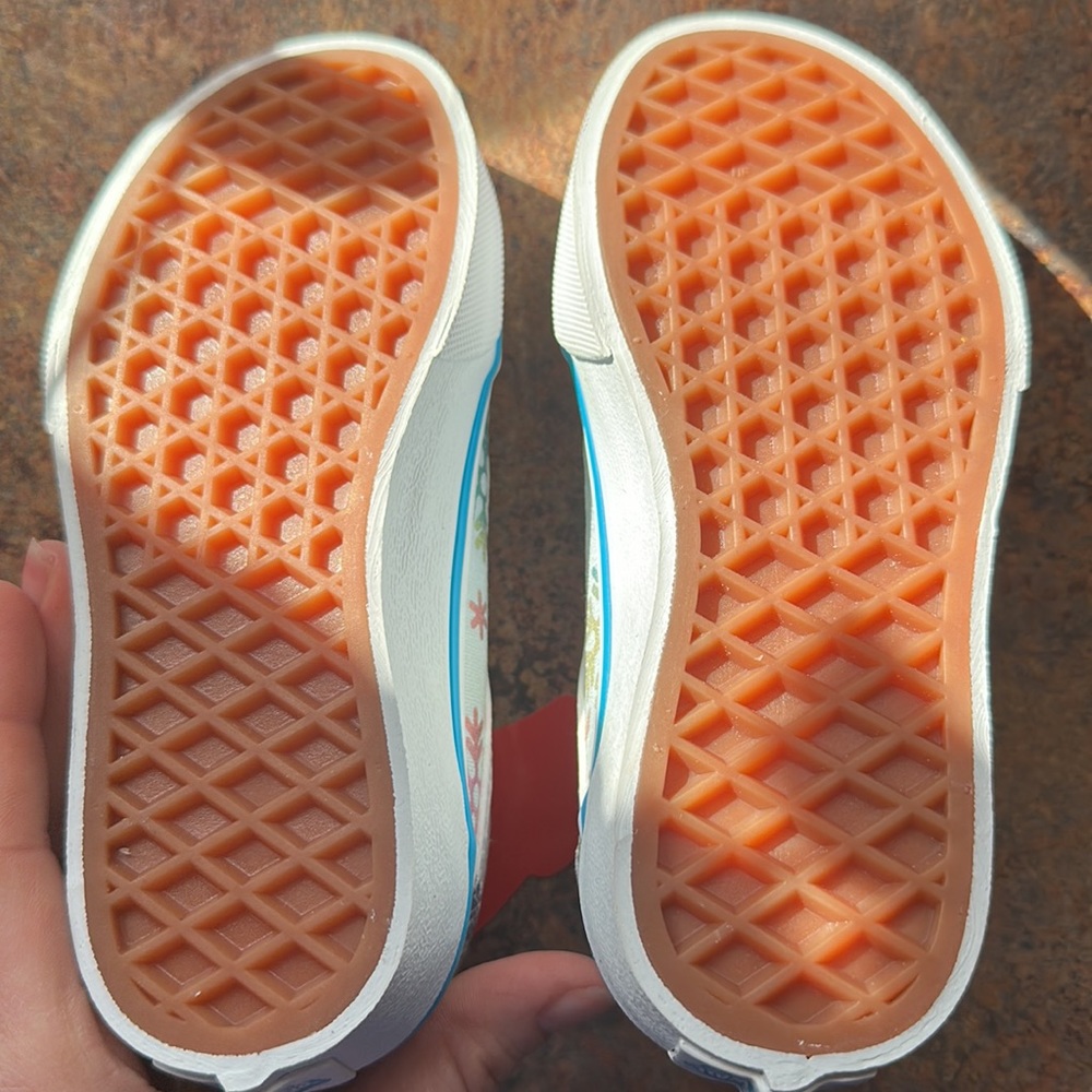 BNIB Toddler Girls Vans - Picture 3 of 5